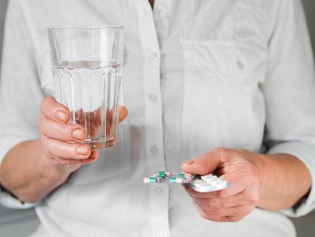 Can i take hydrocodone with levothyroxine